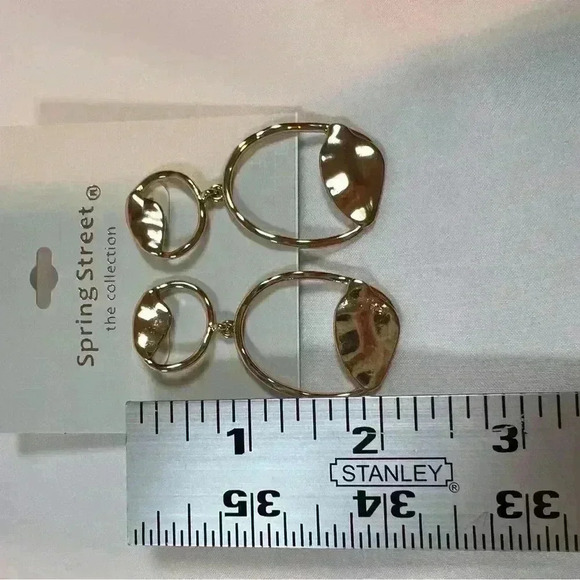 SPRING STREET THE COLLECTION GOLD TONE EARRINGS POST BACKS NWT - Picture 4 of 5